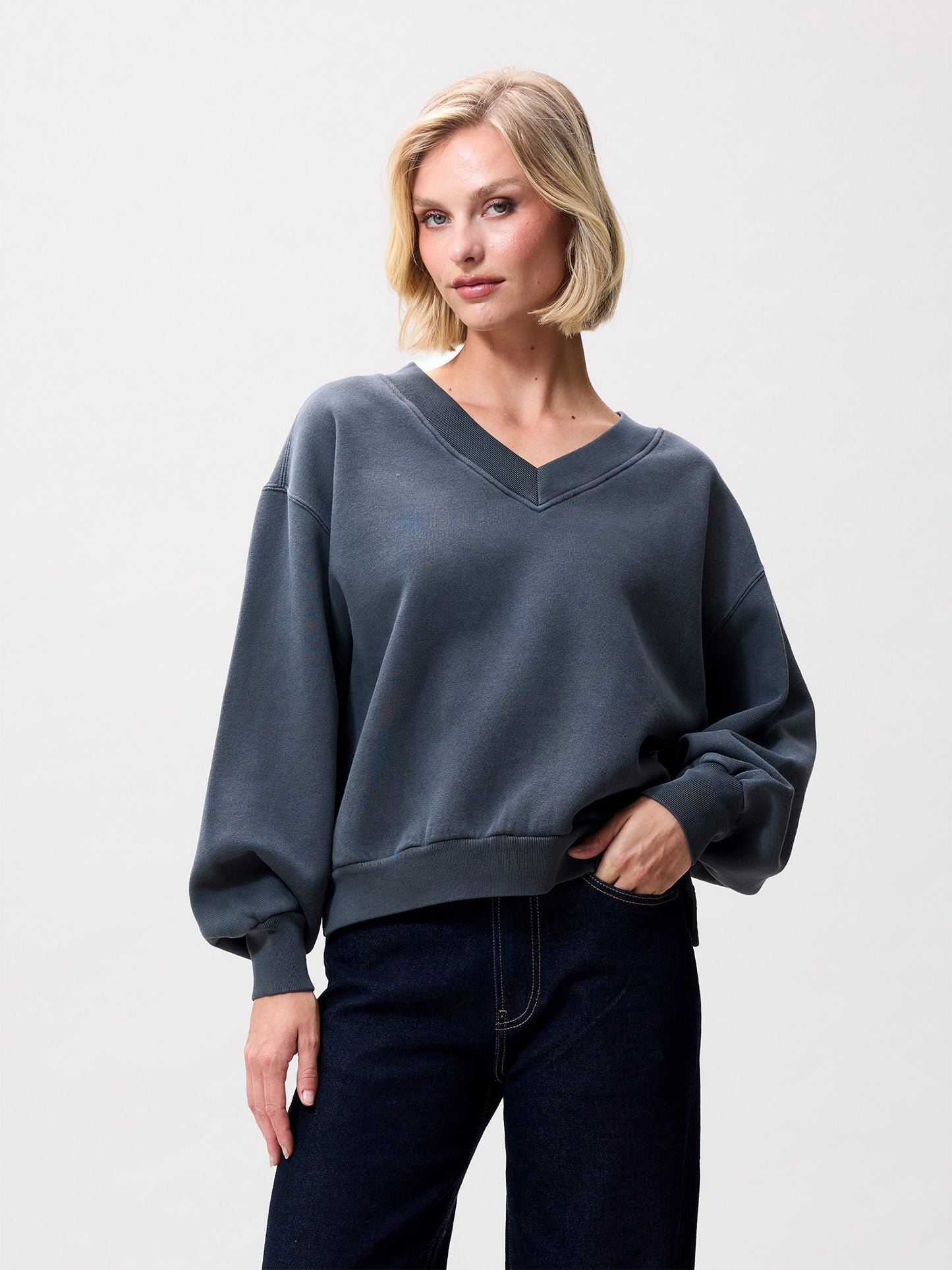 CWJSWEATER V-Neck Carbon