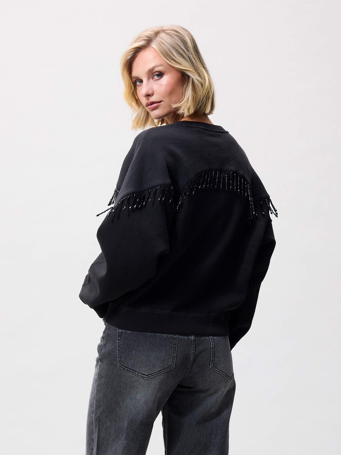 CWJBEADED Fringed Sweater