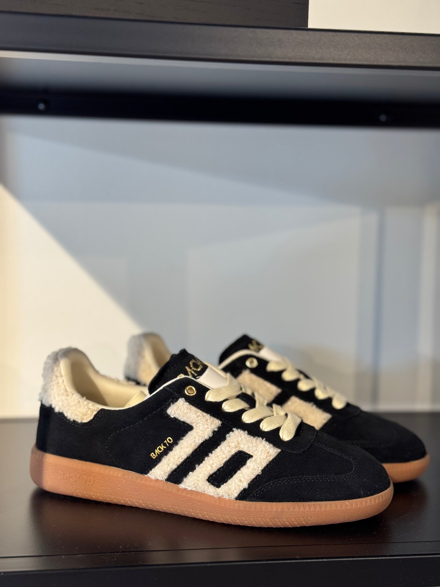 BACK70CLOUD Beige Black