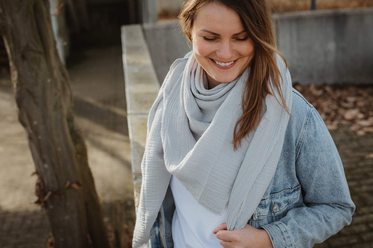 Musselintuch hellgrau