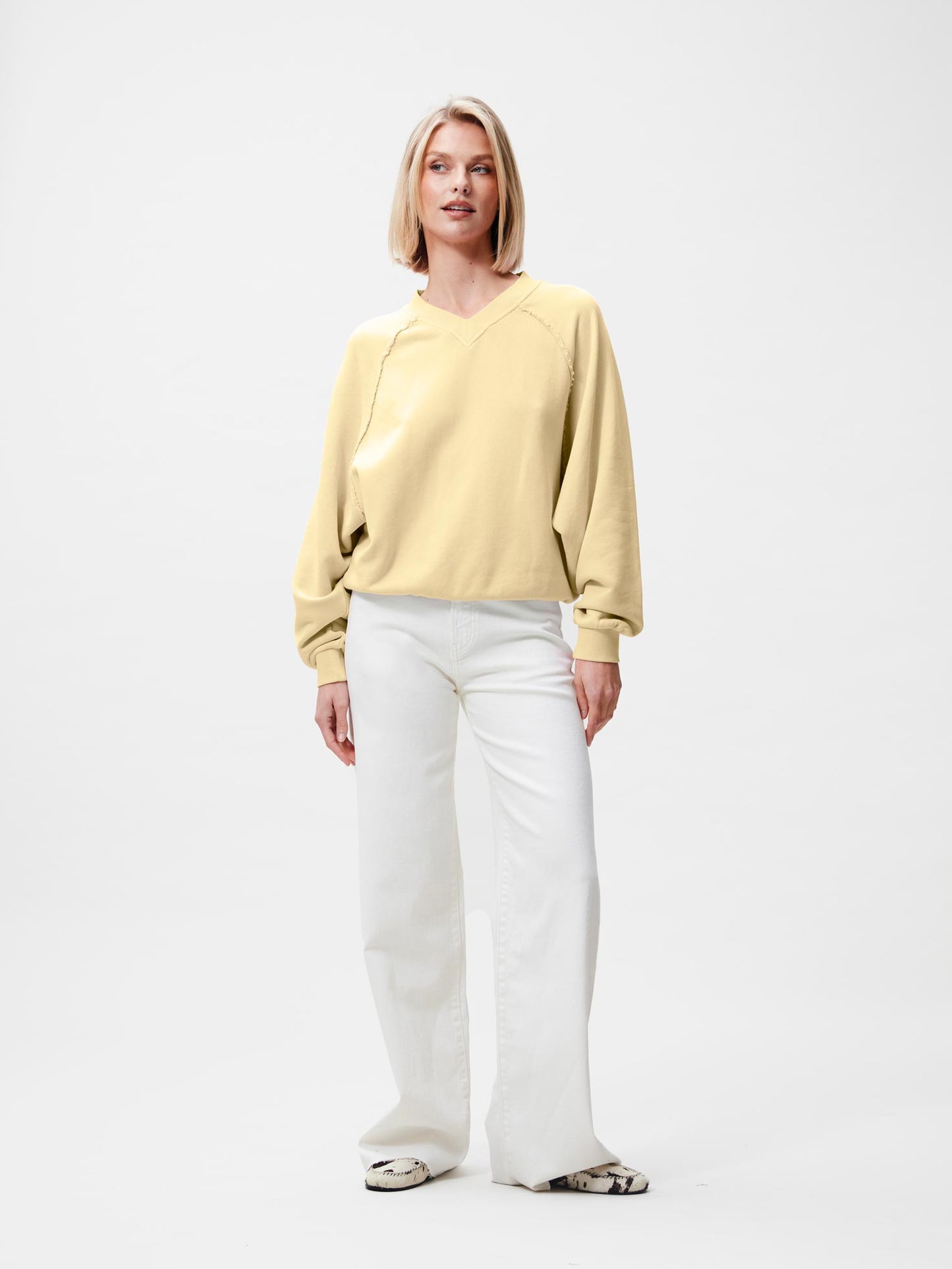 CWJSWEATER V-Neck Mellow Yellow