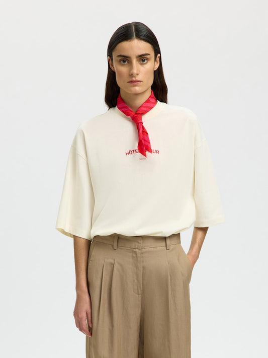 SLFBOXY Lia Hotel Amour Tee
